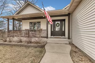 941 Oakcrest Dr, Sauk Rapids, MN 56379 - Photo 3