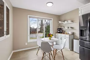 960 Saddlebrook Curve, Chanhassen, MN 55317 - Photo 5