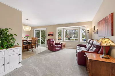 960 Saddlebrook Curve, Chanhassen, MN 55317 - Photo 9