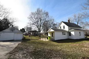 267 E 4th St, Zumbrota, MN 55992 - Photo 3