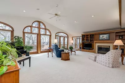 2000 Roe Crest Drive, North Mankato, MN 56003 - Photo 9