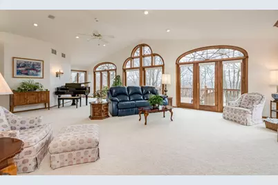 2000 Roe Crest Drive, North Mankato, MN 56003 - Photo 11