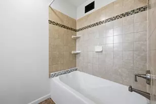 323 E 43rd St, Minneapolis, MN 55409 - Photo 23