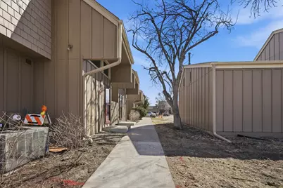 323 E 43rd Street, Minneapolis, MN 55409 - Photo 35