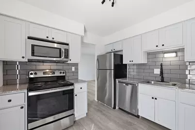 323 E 43rd Street, Minneapolis, MN 55409 - Photo 11