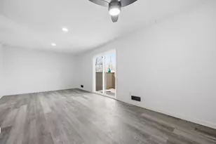 323 E 43rd St, Minneapolis, MN 55409 - Photo 7