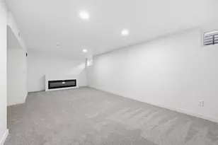 323 E 43rd St, Minneapolis, MN 55409 - Photo 25