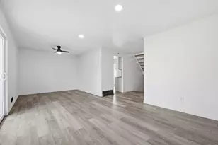 323 E 43rd St, Minneapolis, MN 55409 - Photo 9