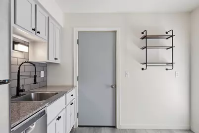 323 E 43rd Street, Minneapolis, MN 55409 - Photo 15