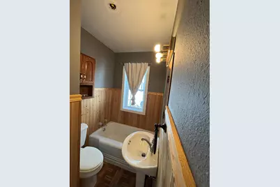 105 Arnold Avenue N, Thief River Falls, MN 56701 - Photo 17