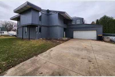 206 E Luella Street, Le Roy, MN 55951 - Photo 1