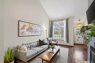 585 Mission Hills Way W, Chanhassen, MN 55317 - Photo 9