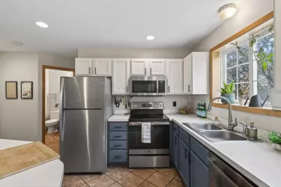 585 Mission Hills Way W, Chanhassen, MN 55317 - Photo 15