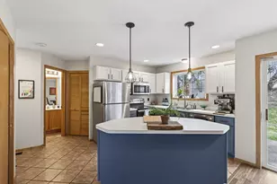 585 Mission Hills Way W, Chanhassen, MN 55317 - Photo 13