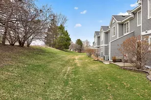 585 Mission Hills Way W, Chanhassen, MN 55317 - Photo 27