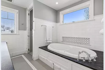 2310 Humboldt Avenue S, Minneapolis, MN 55405 - Photo 37