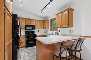 2118 Hale Ave N, Oakdale, MN 55128 - Photo 11