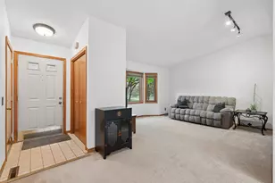 2118 Hale Ave N, Oakdale, MN 55128 - Photo 3