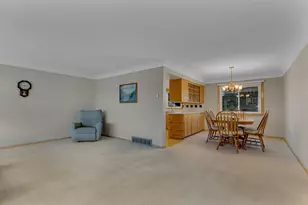 33 5th Ave NW, Hutchinson, MN 55350 - Photo 5