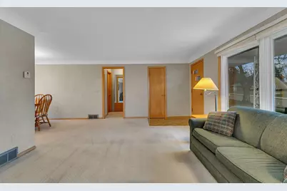 33 5th Avenue NW, Hutchinson, MN 55350 - Photo 9