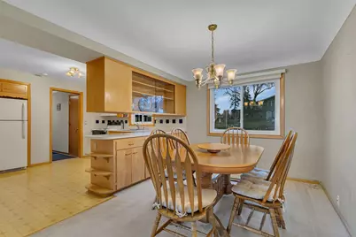 33 5th Avenue NW, Hutchinson, MN 55350 - Photo 3