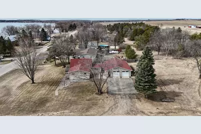 622 N Shore Drive, Battle Lake, MN 56515 - Photo 3