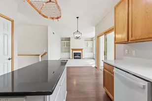 419 Meadowood Ln, Burnsville, MN 55337 - Photo 11