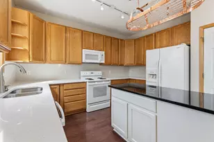 419 Meadowood Ln, Burnsville, MN 55337 - Photo 13