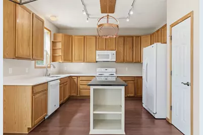 419 Meadowood Lane, Burnsville, MN 55337 - Photo 9