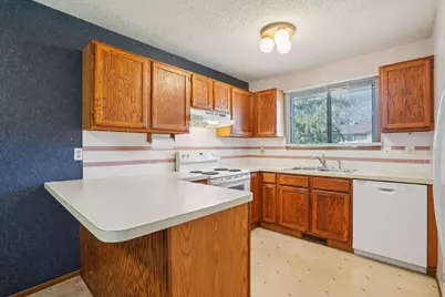 13262 90th Avenue N, Maple Grove, MN 55369 - Photo 11