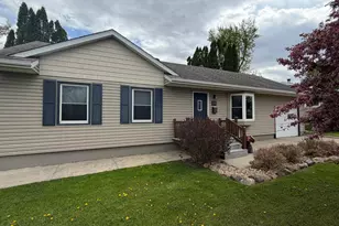 500 6th St NE, Stewartville, MN 55976 - Photo 3