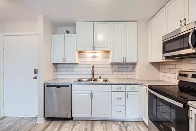 66 9th Street E #1305, Saint Paul, MN 55101 - Photo 3