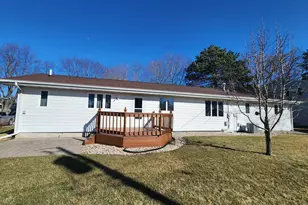 1108 5th Ave SW, Pipestone, MN 56164 - Photo 5