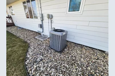 1108 5th Avenue SW, Pipestone, MN 56164 - Photo 9