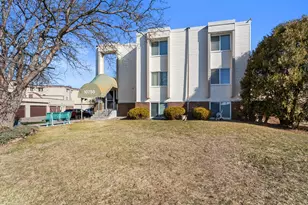 10750 Rockford Rd, Plymouth, MN 55442 - Photo 21