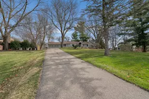 2820 Washta Bay Rd, Chanhassen, MN 55331 - Photo 3