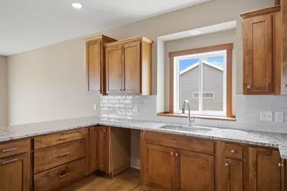 1306 18th Street NE, Austin, MN 55912 - Photo 7