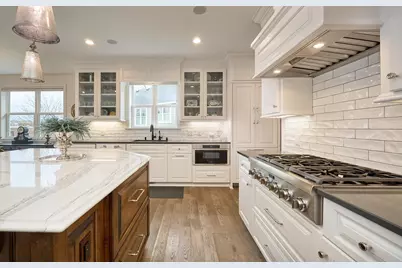 208 Byrondale Avenue, Wayzata, MN 55391 - Photo 7