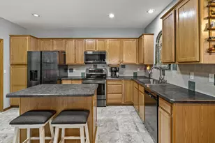 5787 Prairie Ridge Dr, Shoreview, MN 55126 - Photo 7