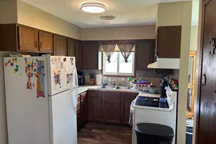 712 Logan Ave, Jackson, MN 56143 - Photo 3