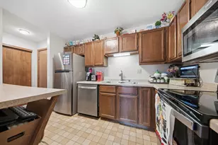 66 9th St E, Saint Paul, MN 55101 - Photo 11