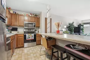 66 9th St E, Saint Paul, MN 55101 - Photo 7