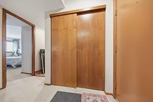 66 9th St E, Saint Paul, MN 55101 - Photo 21