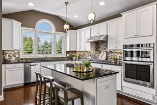 10000 Frederick Pl, Eden Prairie, MN 55347 - Photo 9