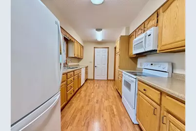 828 W Birch Avenue, Fergus Falls, MN 56537 - Photo 13