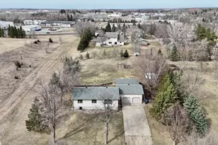 828 W Birch Ave, Fergus Falls, MN 56537 - Photo 1