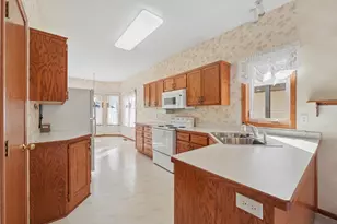 8040 Benjamin St NE, Spring Lake Park, MN 55432 - Photo 9