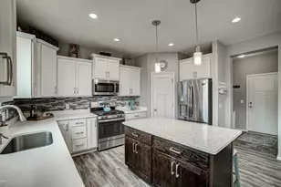 2046 Highland Cir, Hudson, WI 54016 - Photo 7