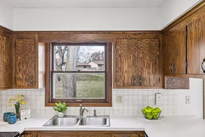 11045 Stanley Curve, Bloomington, MN 55437 - Photo 15