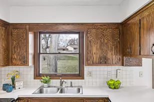 11045 Stanley Curve, Bloomington, MN 55437 - Photo 15